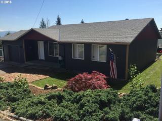452 17th Ave, Camas, WA 98607-1252