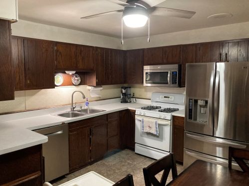 703 Park Blvd, Streamwood, IL 60107-2058