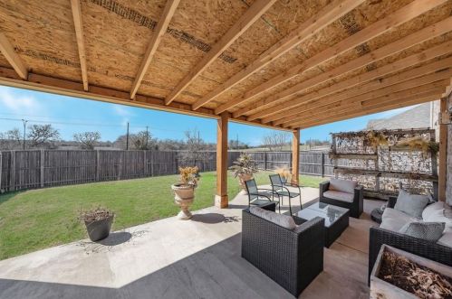 3820 Mustang Ave, Garland TX 75048 exterior