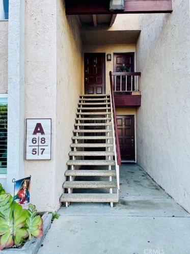 700 La Veta Ave, Orange, CA 92866-2742