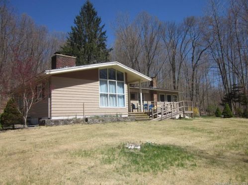 64 Schalk Rd, Exeter, CT 06249-1414
