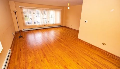 8465 Berwyn Ave, Chicago, IL 60656-1466