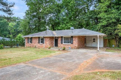 131 Terry Ln, Lilburn, GA 30047-5037