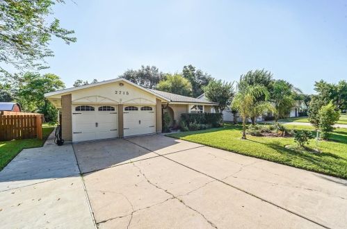 2715 Livingston Dr, Pearland, TX 77584-1115
