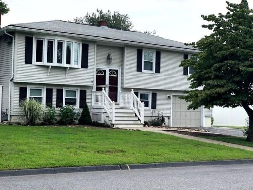 14 Blackberry Knoll Way, Providence, RI 02919-2513