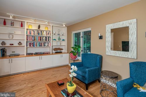 22 Constitution Hl, Princeton NJ  08540-6748 exterior