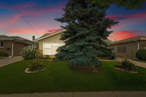 8830 Elmore St, Niles IL 60714-2413 exterior