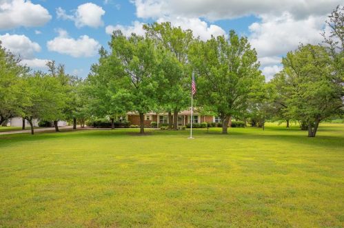 512 Lake Rd, Lavon, TX 75166-1702