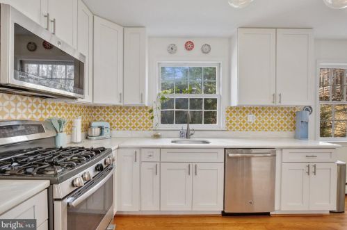 900 Balmoral Dr, Silver Spring MD  20903-1301 exterior