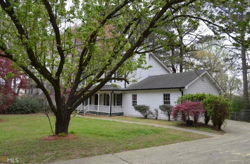924 Deshon Rd, Lithonia, GA 30058-6025