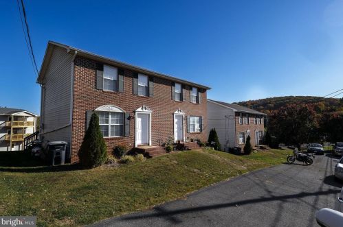 729 Ridgeville Ln, Harrisonburg, VA 22801-8729