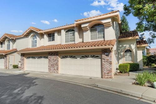 2101 Ornellas Dr, Milpitas, CA 95035-7856