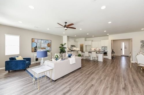 644 Bender Ave, Glendora, CA 91740-2027