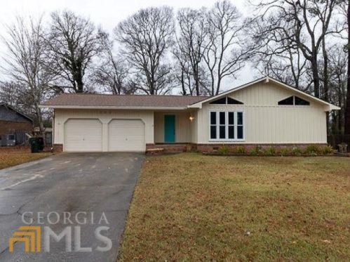 303 Gawin Dr, Warner Robins, GA 31093-1119
