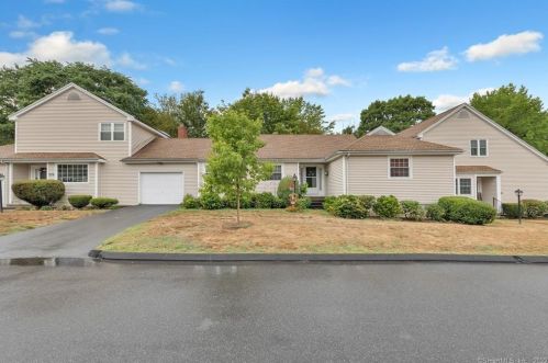 275 Eagles Lndg, Huntington, CT 06484-2878