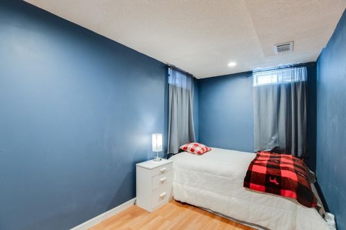 1522 Aspen Dr, Saint Paul MN  55122-1305 exterior