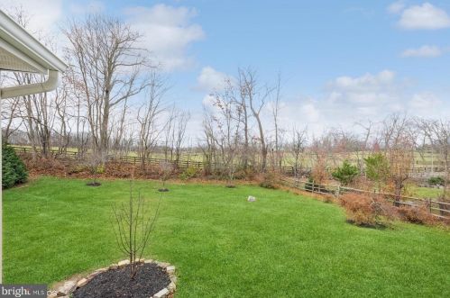 541 Sawgrass Dr, Charles Town, WV 25414-5976