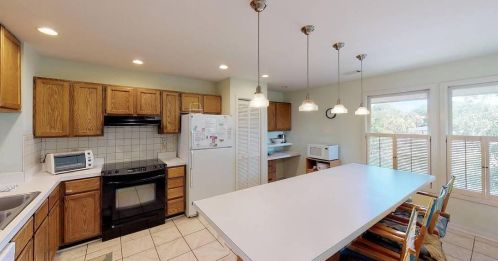 6 Ocean Park Ct, Isle Of Palms SC  29451-2244 exterior