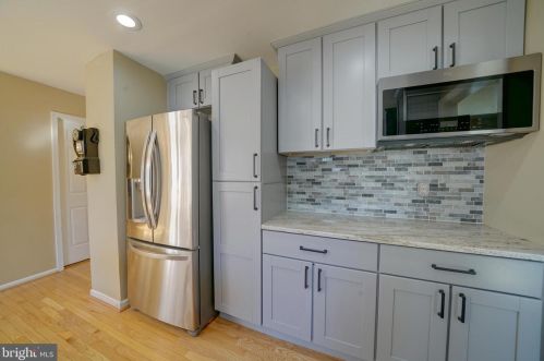 1900 Autumn Ridge Cir, Silver Spring MD 20906-5826 exterior