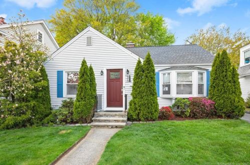 31 Berkeley Ter, Milford, CT 06460-4920
