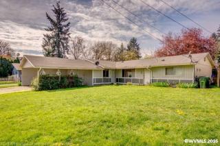 701 Holly Dr, Newberg, OR 97132-1809