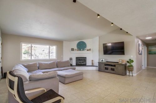 12170 Camino Rio, Lakeside, CA 92040-1404