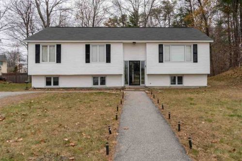7 Jessica Ct, Somersworth, NH 03878-2300