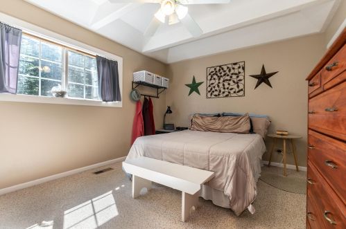 11897 Rainbow Dr, Truckee CA  96161-2729 exterior