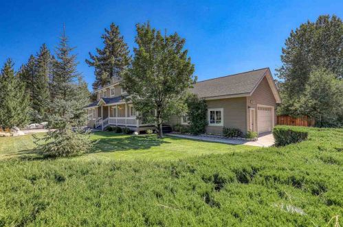 10338 Shore Pine Rd, Truckee, CA 96161-2149