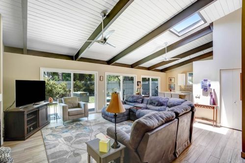 10486 Alta Loma Dr, Rancho Cucamonga, CA 91737-3847