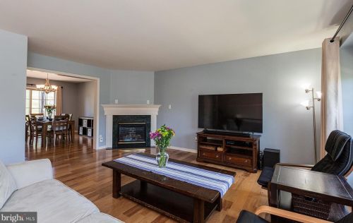 673 Royal Vw Dr, Lancaster PA  17601-2873 exterior