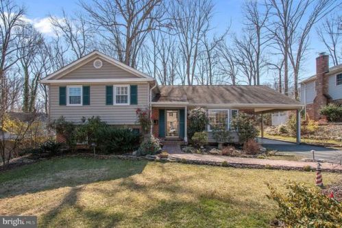 8203 Briar Creek Dr, Annandale, VA 22003-4640