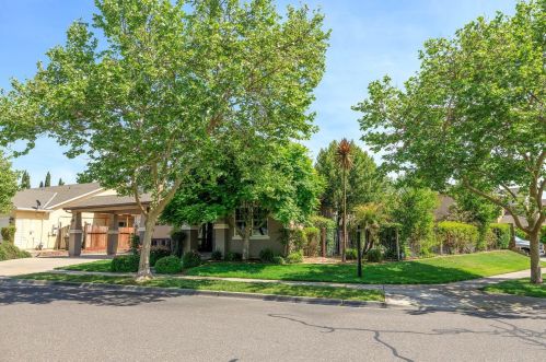1403 Irvin Dr, Valley Home, CA 95361-3291