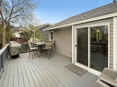 2533 Radisson Woods Dr, Minneapolis MN  55449-5320 exterior