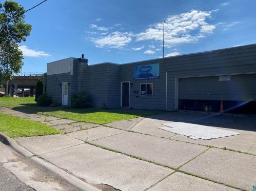2122 2nd St, Duluth, MN 55806-2039
