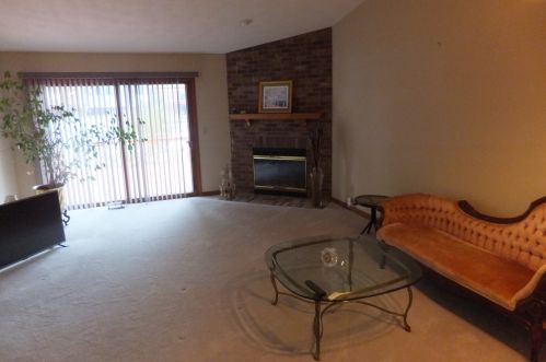 3519 Grandview Dr, Rockford, IL 61114-7345