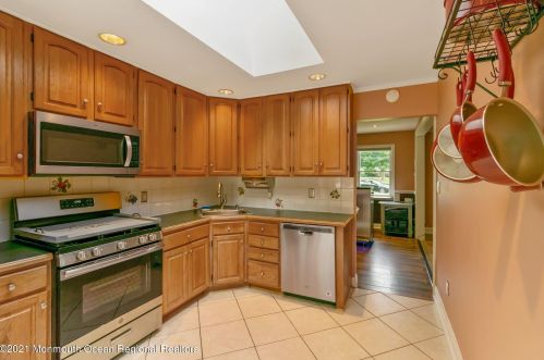 793 Park Ave, Middletown, NJ 07748-2819