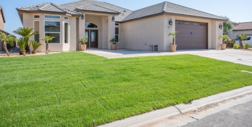 8305 Lake Shore Dr, Sharon, CA 93610-8003