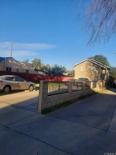811 Orange Ave, Santa Ana, CA 92701-5847