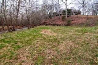 101 Beechwood Dr, Burns, TN 37029-9014