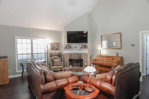 122 Laurel Oaks Ln, Jefferson GA  30549-5554 exterior
