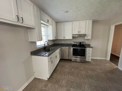 569 Lakeridge Cir, Conyers GA  30094-2638 exterior
