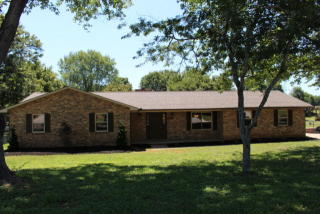 2839 Kendra Dr, Mcghee Tyson Ang Base, TN 37777-3813
