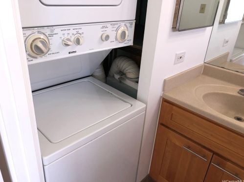 2525 Date St, Honolulu HI  96826-5437 exterior