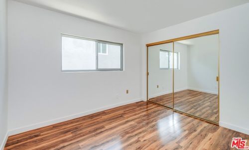 5900 Murietta Ave, Van Nuys CA  91401-3703 exterior