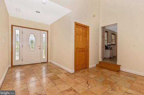 120 Piping Rock Dr, Silver Spring, MD 20905-5864