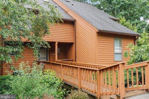 88 Tecumseh Trl, Hedgesville, WV 25427-3857