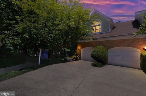1254 Woodbrook Ct, Herndon, VA 20194-1344