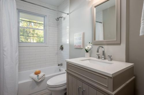 1976 Dering Cir, Atlanta GA  30345-1612 exterior