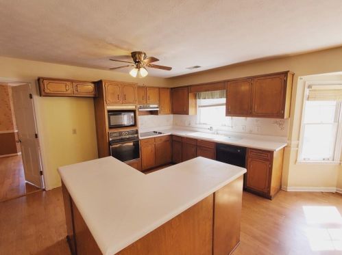 664 Sugar Creek Trl, Conyers GA  30094-3808 exterior